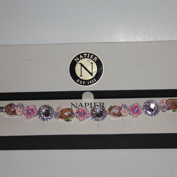 NEW! Napier Whimsical Charm Bracelet IOB - Picture 3 of 6